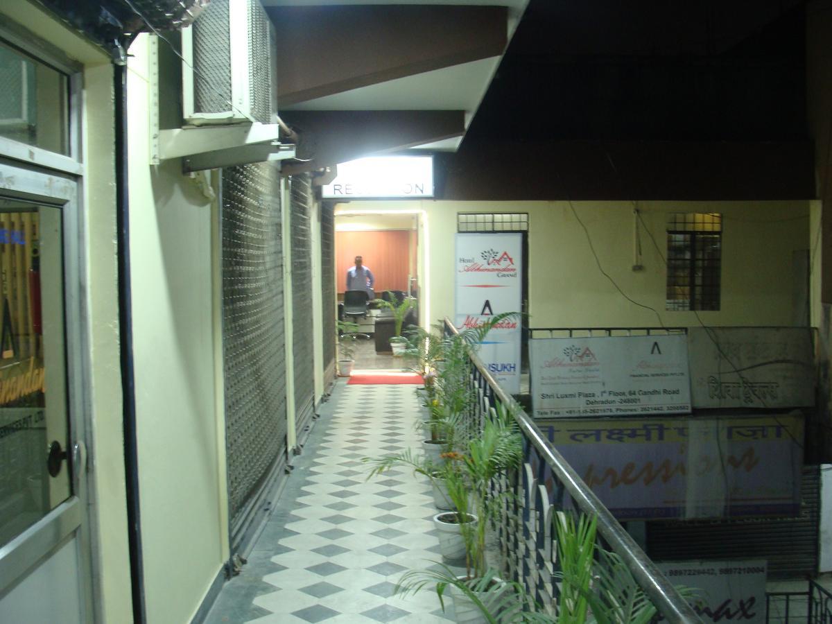 Hotel Abhinandan Grand Dehradun Buitenkant foto