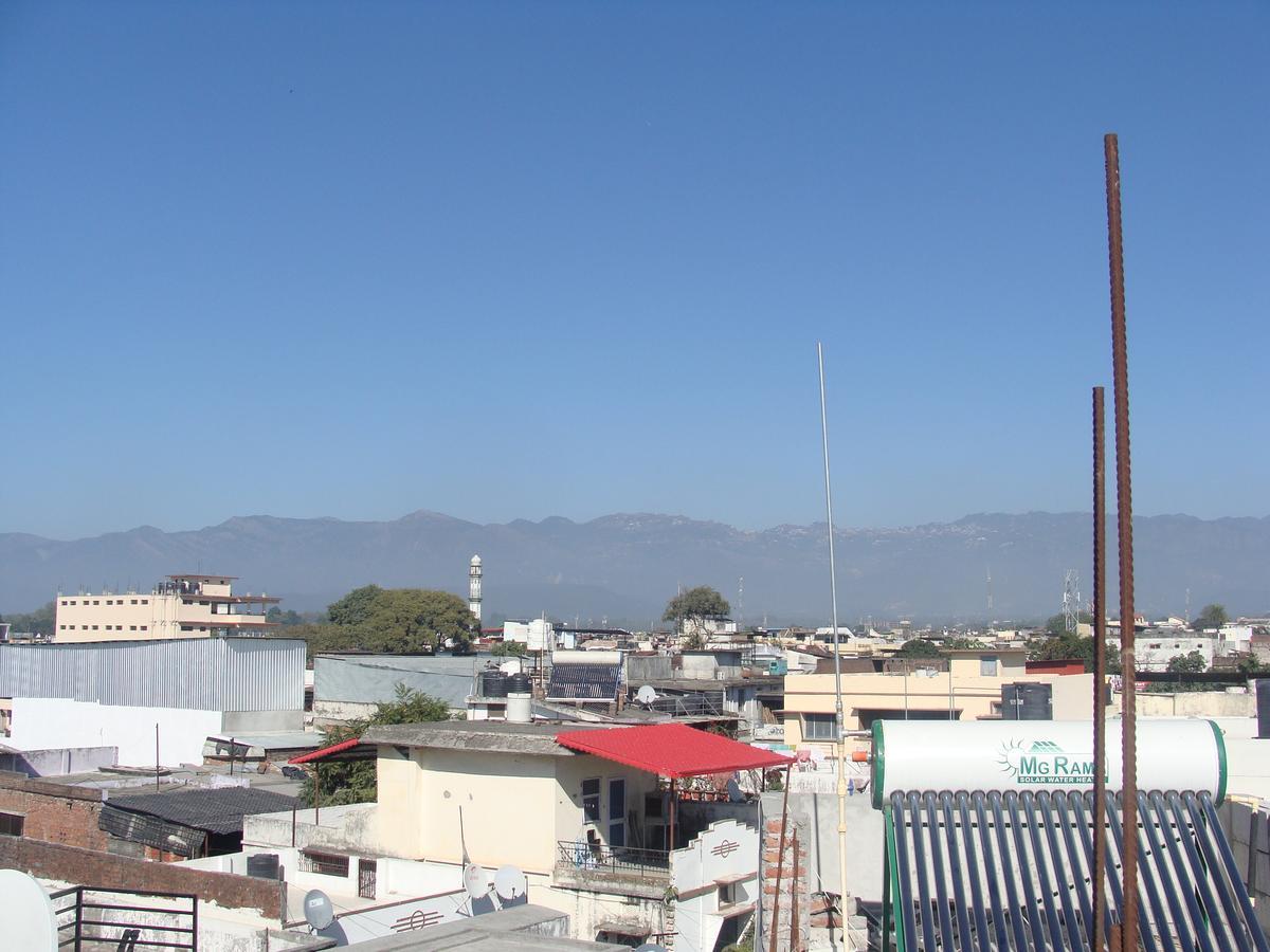 Hotel Abhinandan Grand Dehradun Buitenkant foto